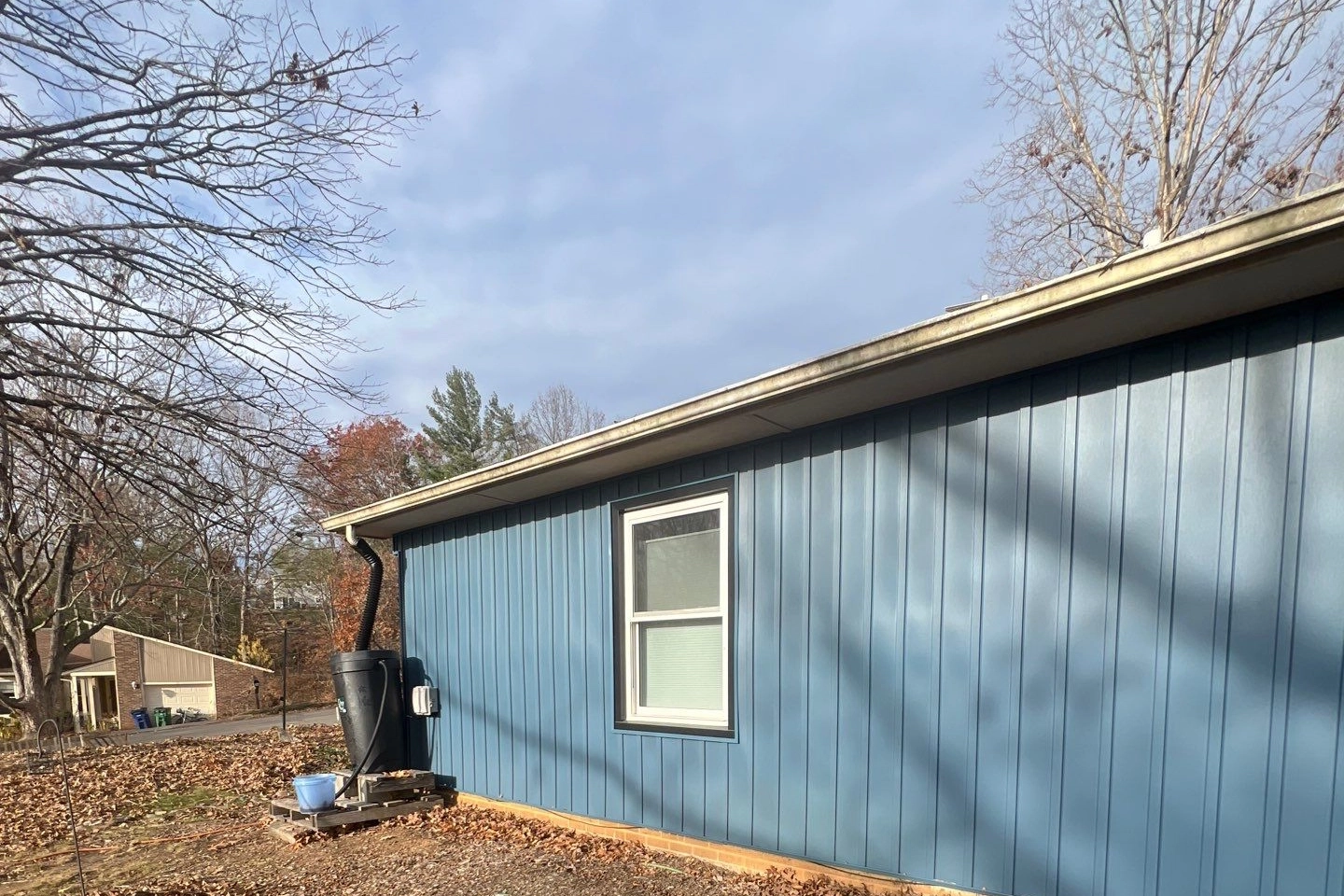 Single Story Building needing Gutter Repair